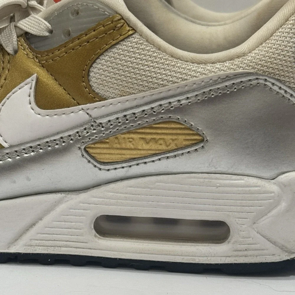 Nike Air Max 90 SE White Metallic Charmed Womens 7.5 High Top Sneaker DJ6208-100